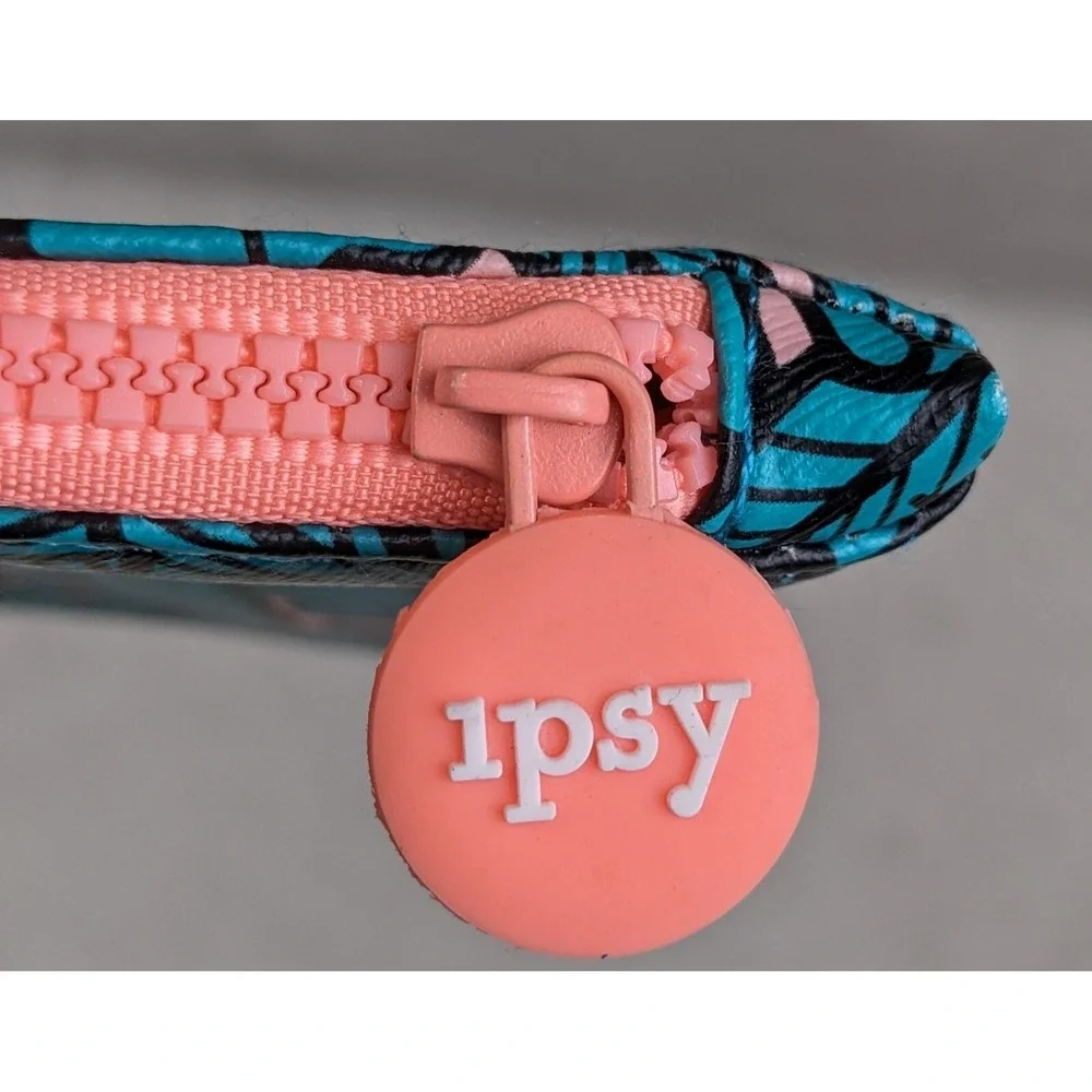 Ipsy Glam Makeup Bag Pink and‎ Teal Leaves